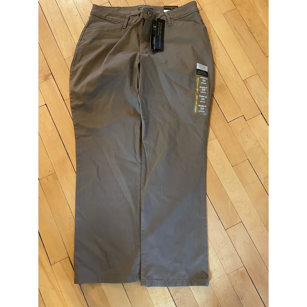 NWT Lee Womens Effortless wash wear straight leg mid rise relaxed 10 S petite